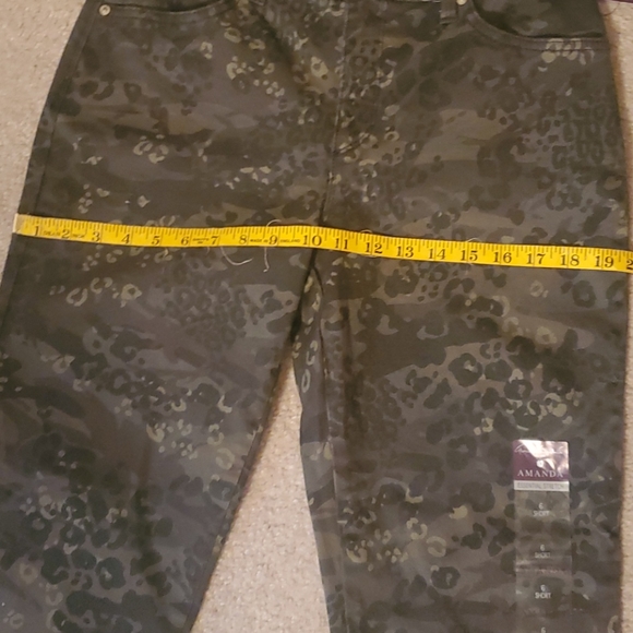 Gloria Vanderbilt 5 Pocket Slacks - Picture 10 of 12